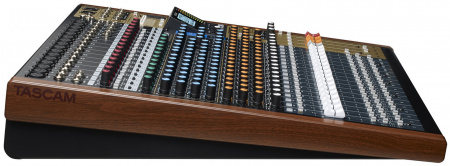 Tascam Model 24 по цене 187 150 ₽