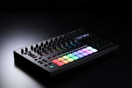 Roland MC-707 по цене 125 050 ₽