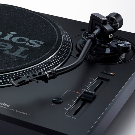 Technics SL-1210 MK7 по цене 107 627 ₽