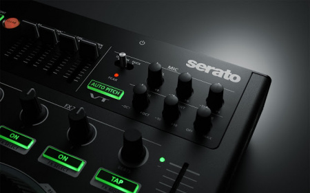 Roland DJ-808 по цене 104 500 ₽