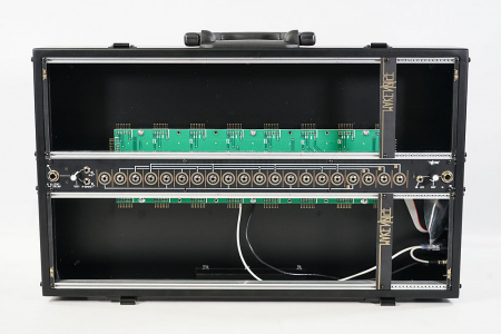 Make Noise 7U CV Bus Case по цене 94 380 ₽