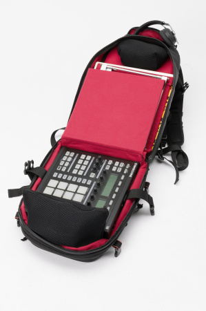 Magma RIOT DJ-Backpack black/red по цене 19 000 ₽