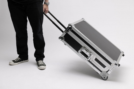 Magma Scratch Suitcase 3 black/silver по цене 37 100 руб.