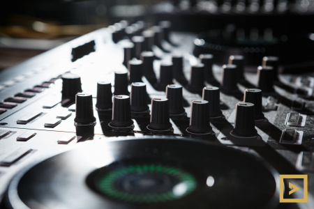 Roland DJ-808 по цене 104 500 ₽