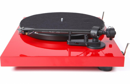 Pro-Ject DEBUT CARBON PHONO USB (DC) (OM10), RED по цене 28 000 руб.