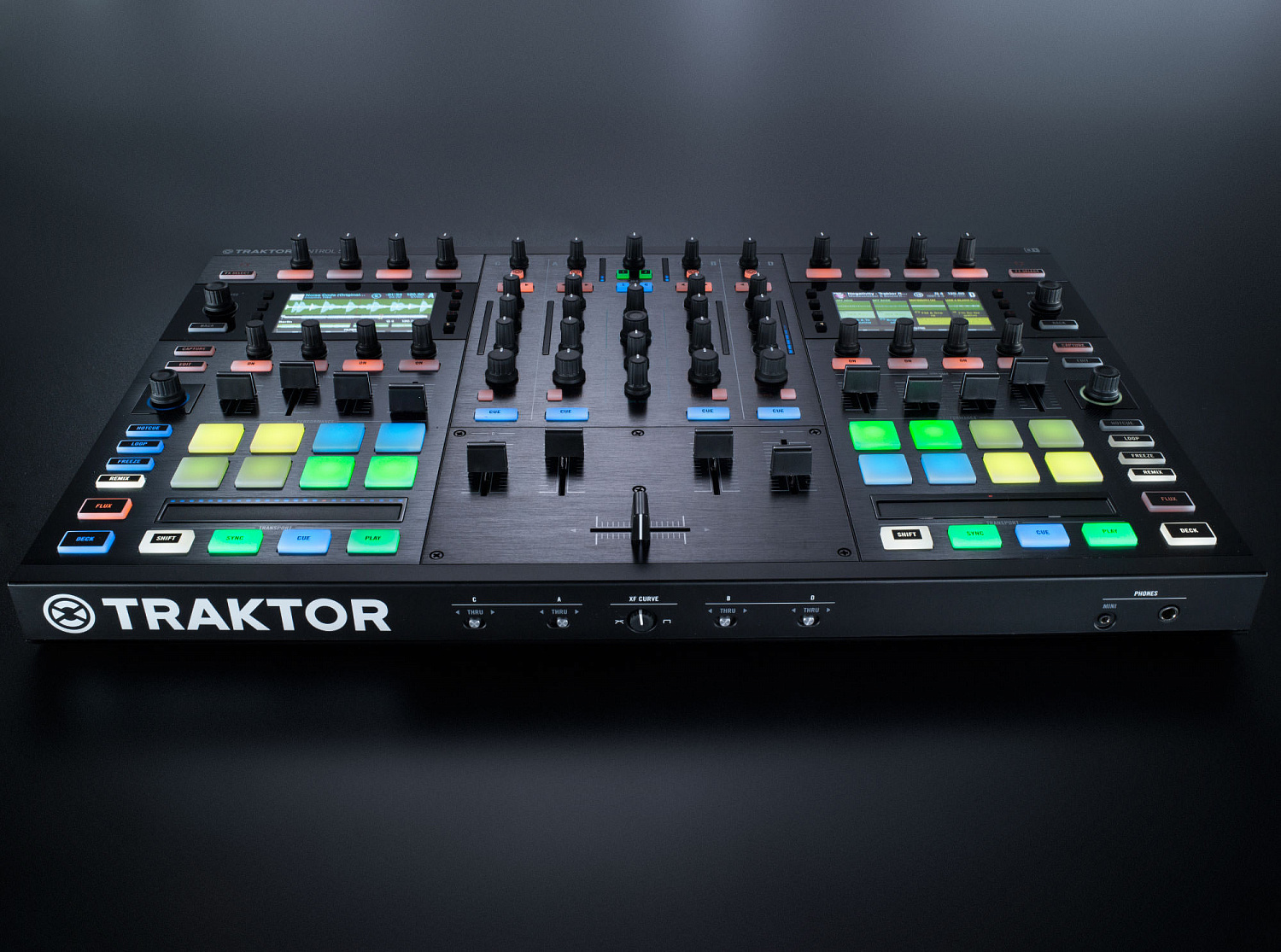 Флагманский контроллер от Native Instruments. Traktor Kontrol S8 сегодня появился в России.