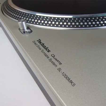 Technics SL-1200 mk5 Б/У по цене 40 000 ₽