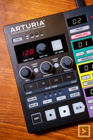 Arturia BeatStep Pro Black Edition по цене 37 580 ₽