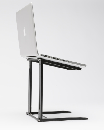 Magma Laptop-Stand Traveler incl. Pouch silver по цене 6 900 руб.
