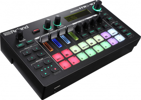 Roland MC-101 по цене 89 250 ₽