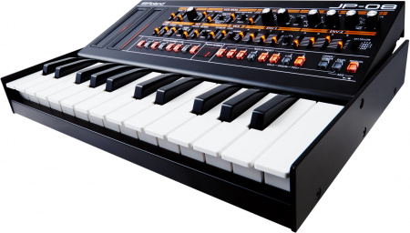 Roland JP-08 по цене 30 591 руб.