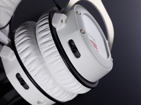 Beyerdynamic CUSTOM ONE PRO White по цене 14 740 руб.