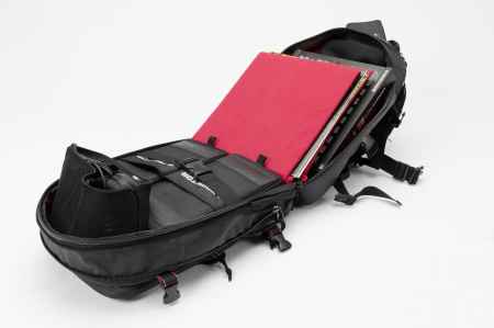 Magma RIOT DJ-Backpack black/red по цене 19 000 ₽