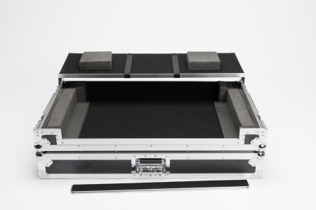 Magma DJ-Controller Workstation DDJ-SZ2/RZ black/silver по цене 51 300 ₽