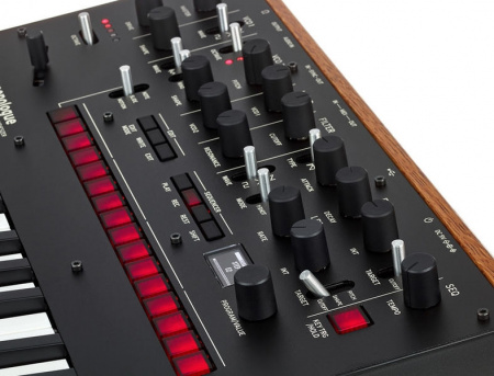 Korg Monologue-BK по цене 49 000 ₽