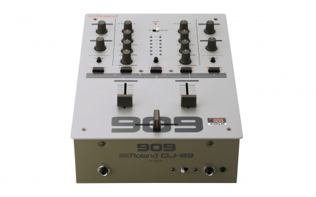 Roland DJ-99 по цене 17 990 руб.