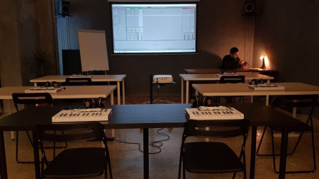 Основы создания музыки в Ableton Live (офлайн-курс) по цене 7 500 ₽