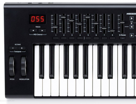 Novation Launchkey 61 MK2 по цене 23 100 ₽