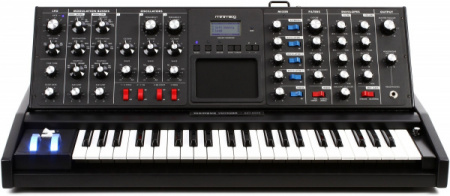 Moog Minimoog Voyager Electric Blue Edition по цене 287 680 руб.