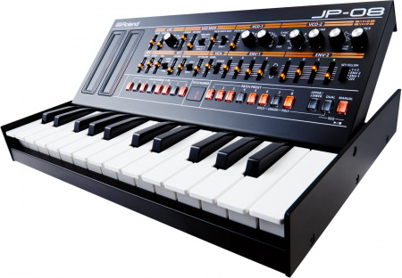 Roland JP-08 по цене 30 591 руб.