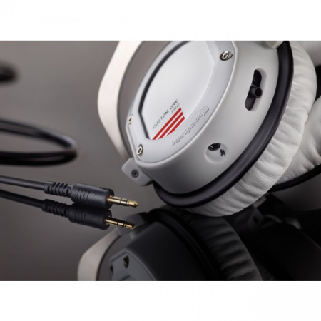 Beyerdynamic CUSTOM ONE PRO White по цене 14 740 руб.