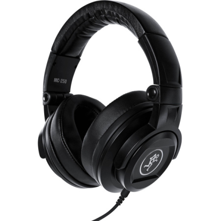 Mackie MC-250 по цене 14 300 ₽