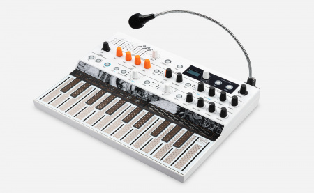 Arturia MicroFreak Vocoder Edition по цене 29 580 ₽