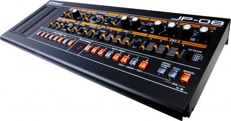 Roland JP-08 по цене 30 591 руб.