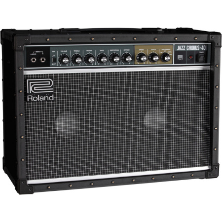 Roland JC-40 по цене 106 300 ₽
