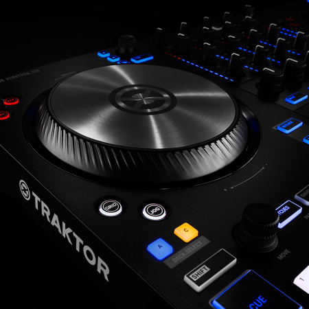 Native Instruments Traktor Kontrol S3 по цене 91 800 ₽