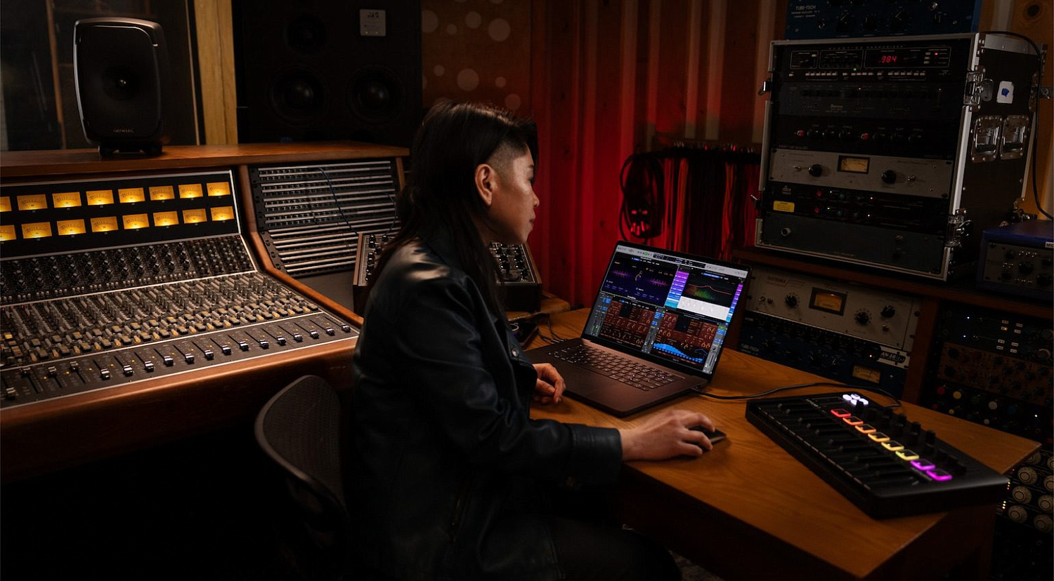 APPLE | В обновлении Logic Pro 11.1 появился новый плагин Quantec Room Simulator