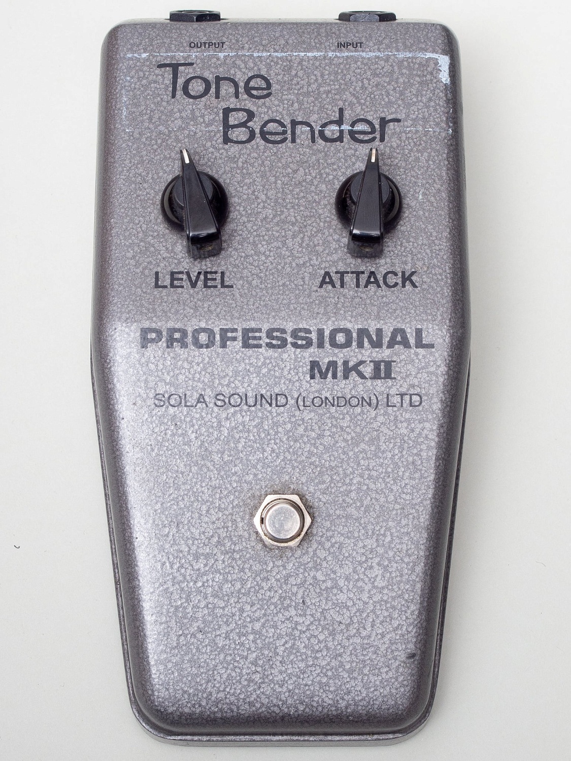 Пять педалей Behringer с винтажным характером