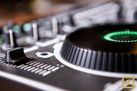 Roland DJ-808 по цене 104 500 ₽